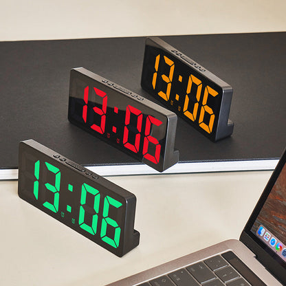 Titel LED Digital Alarm Clock