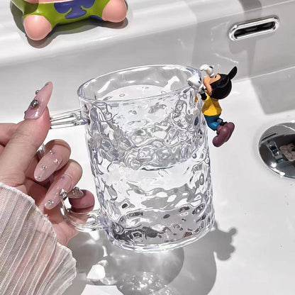 Glasbecher mit strukturierter Oberfläche
